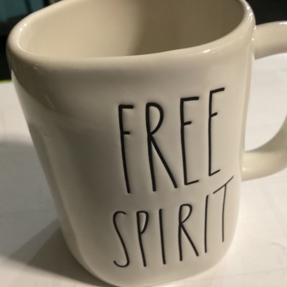 Rae Dunn FREE SPIRIT mug. NEVER USED. GREAT GIFT 🎁 - Picture 5 of 5
